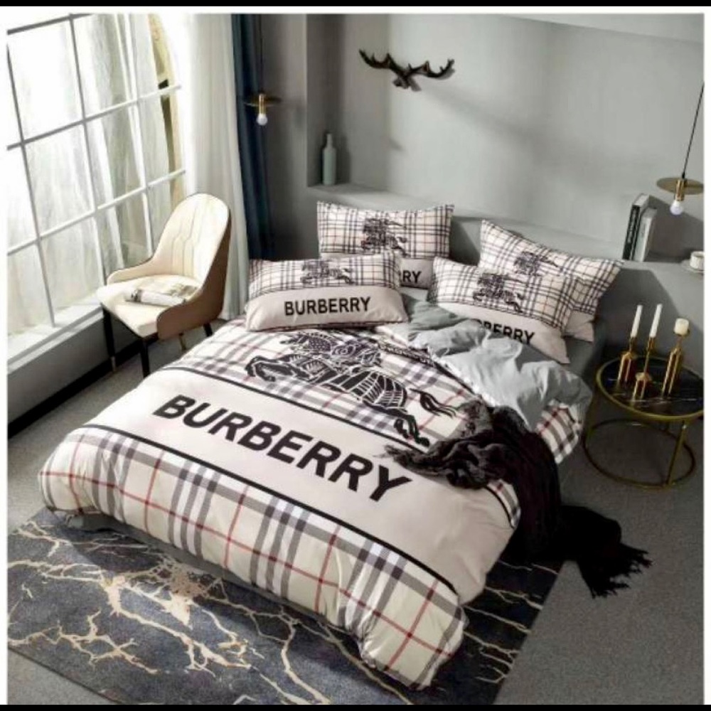 QUEEN SIZE DESIGNERBrand name inspired bedding set